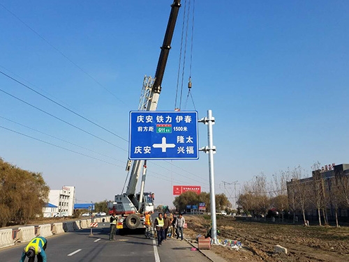 徐州徐州道路护栏网网片该如何进行正确的选购呢？